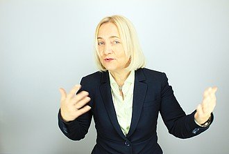 Zehnmonatiges weltweites Online-Programm mit 130 Vor- und Querdenkern startet am 1. Mai