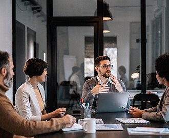 AXA KMU-Arbeitsmarktstudie AXA KMU-Arbeitsmarktstudie